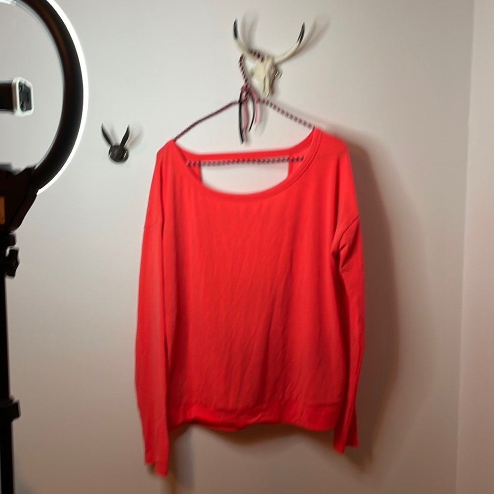 Coral Gap Fit training light sweatshirt.